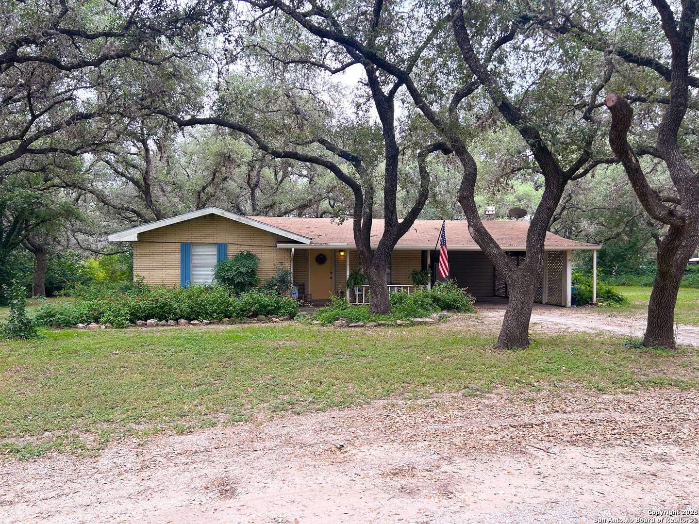 Beeville, TX 78102,214 oak hill