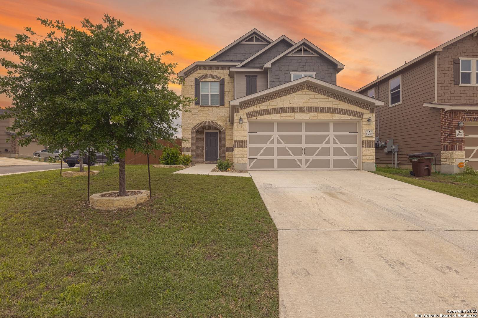 San Antonio, TX 78245-4812,1502 OVERLOOK BANK