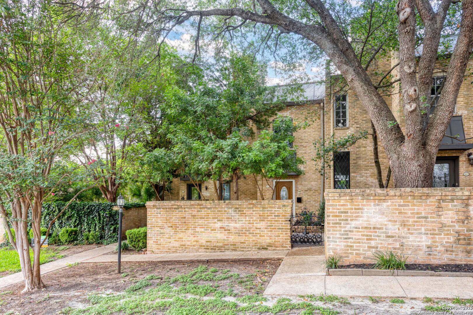 San Antonio, TX 78209,205 CHICHESTER UNIT 16