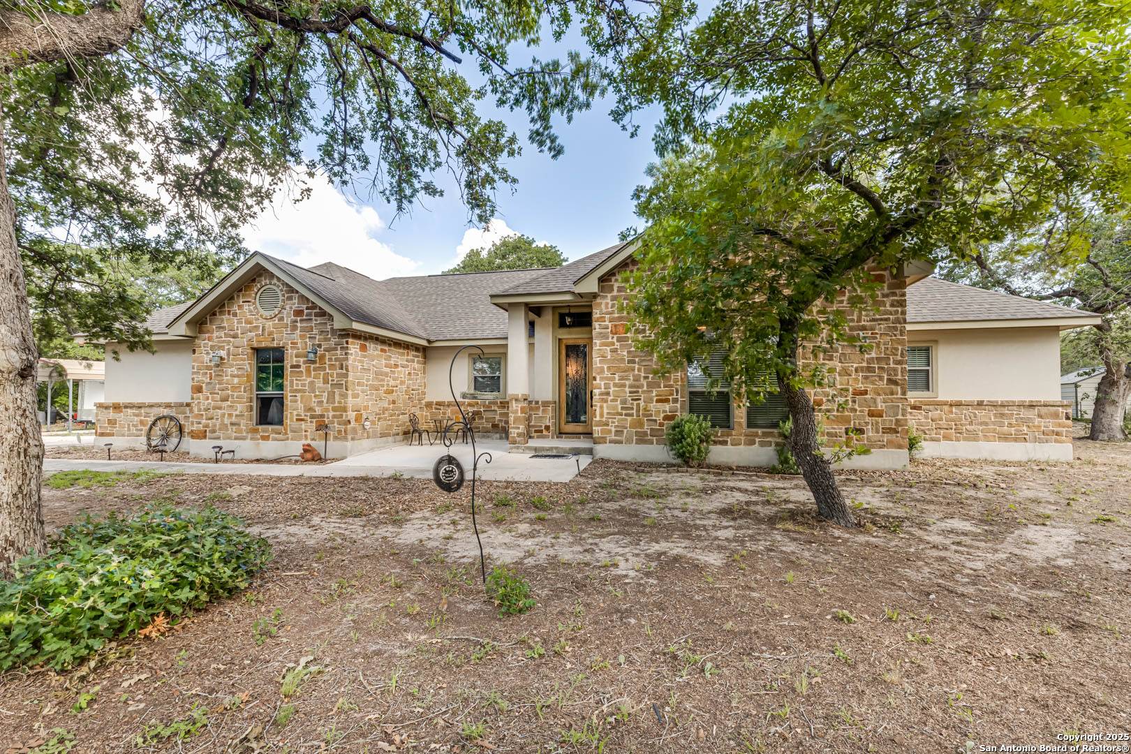 La Vernia, TX 78121,205 Sendera