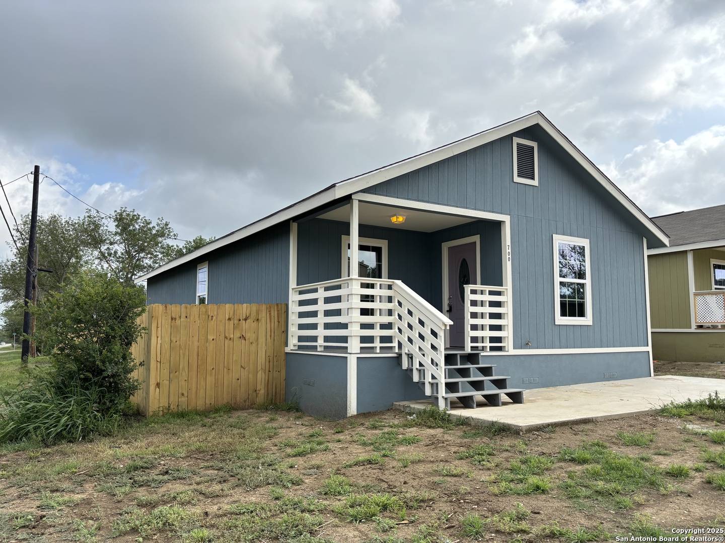 Nixon, TX 78140,700 5th