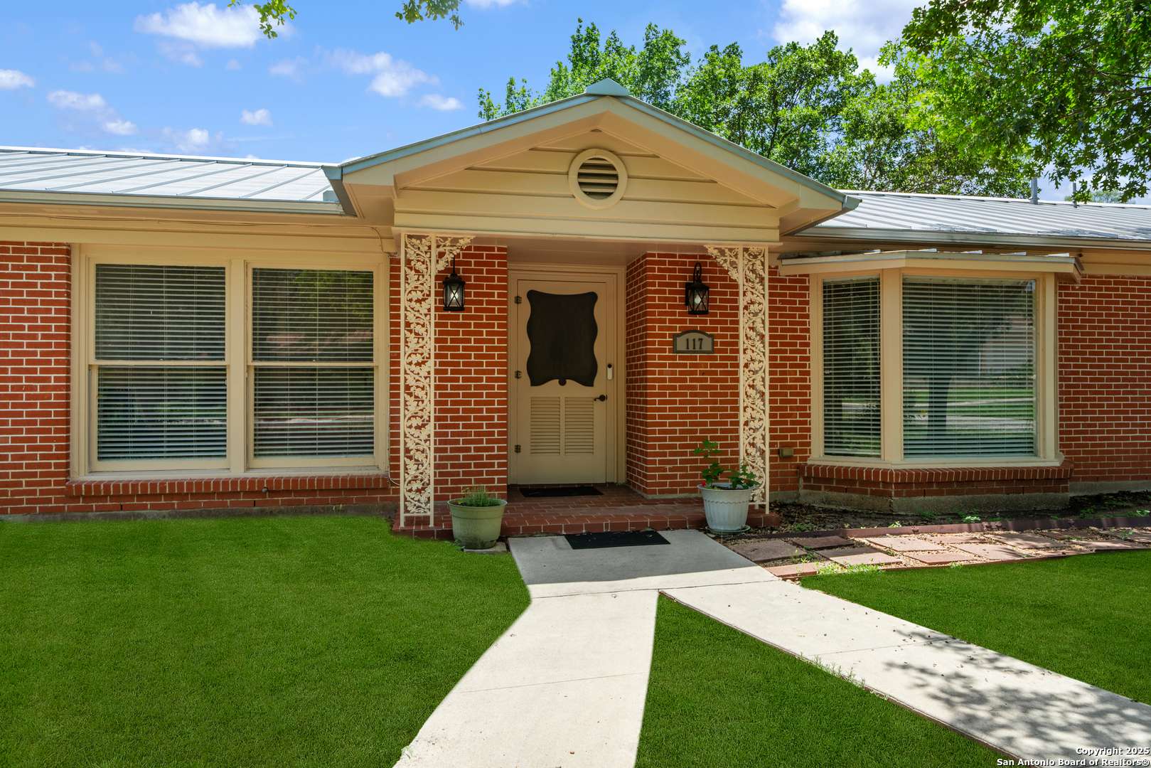Castle Hills, TX 78213,117 Danube