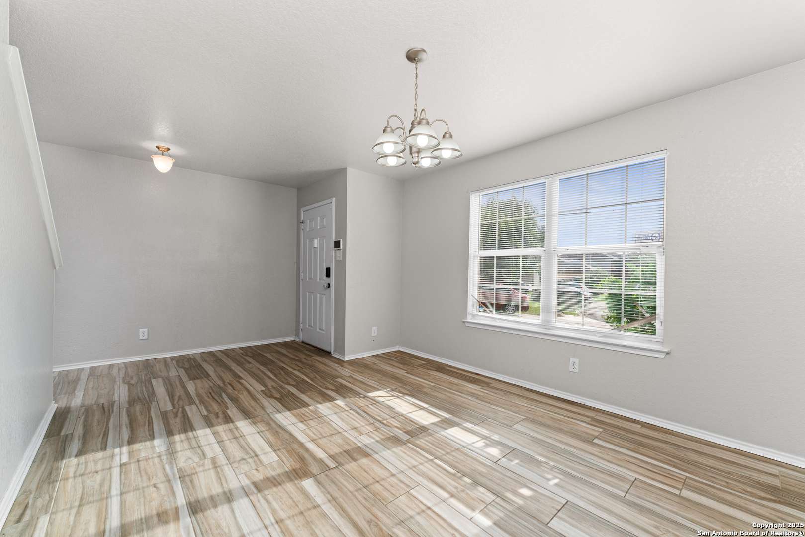 San Antonio, TX 78244,5502 Burton Farm