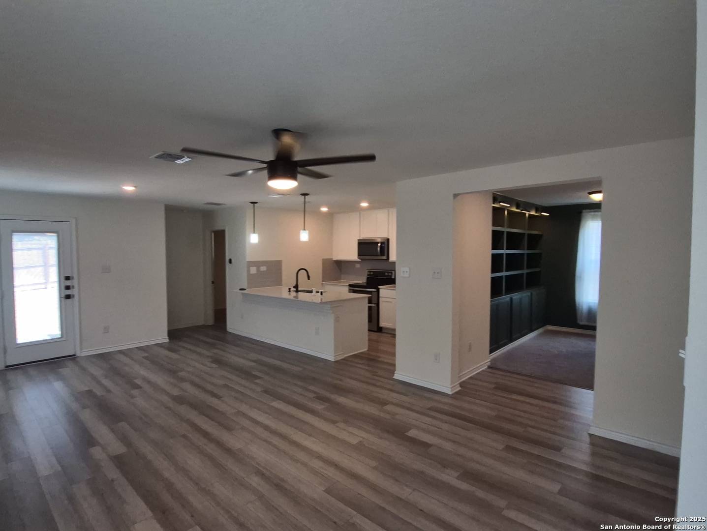 Converse, TX 78109,4922 Via Sonoma Trail