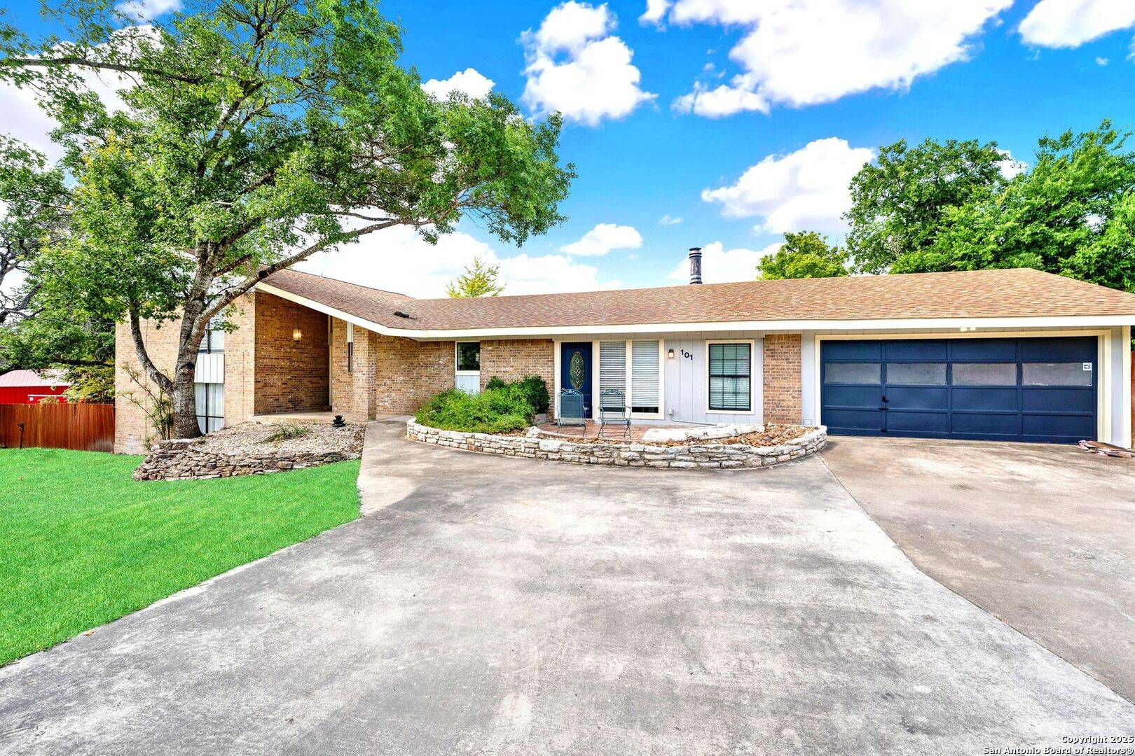 Kerrville, TX 78028,101 Hidden Hollow
