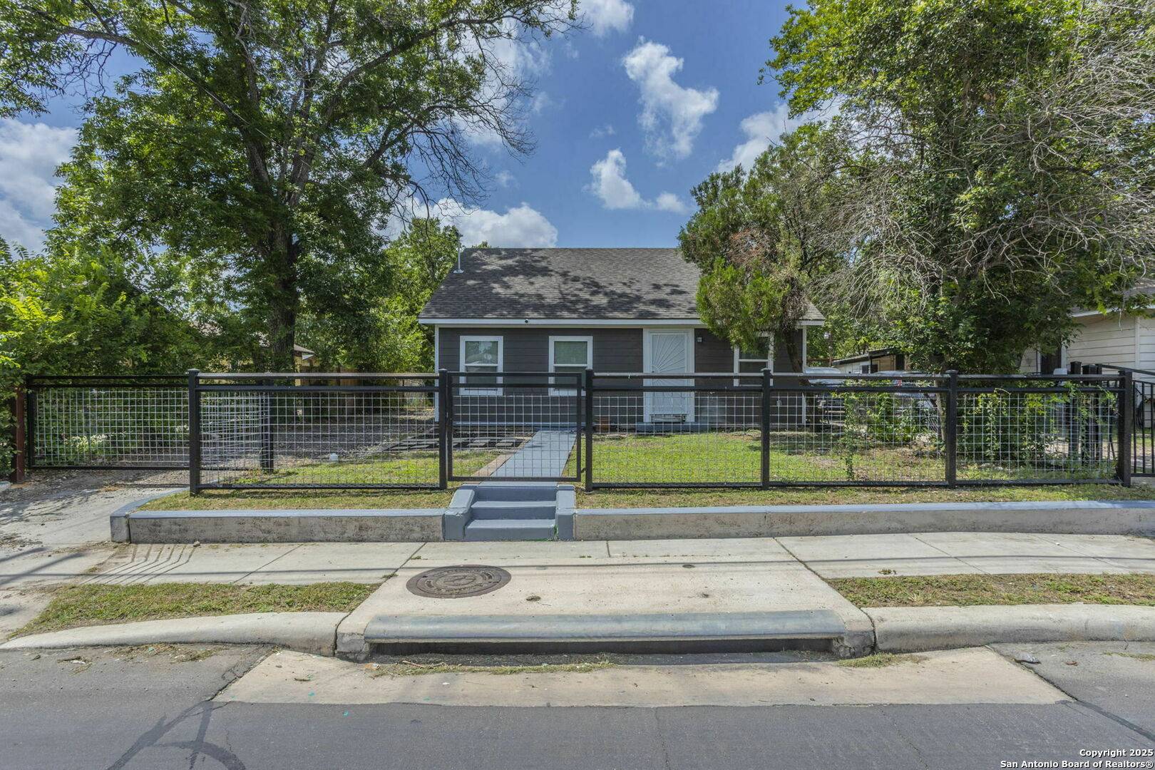 San Antonio, TX 78202,2336 Houston
