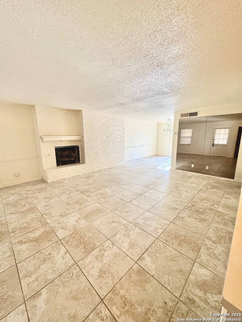 San Antonio, TX 78217,8715 Starcrest UNIT 26