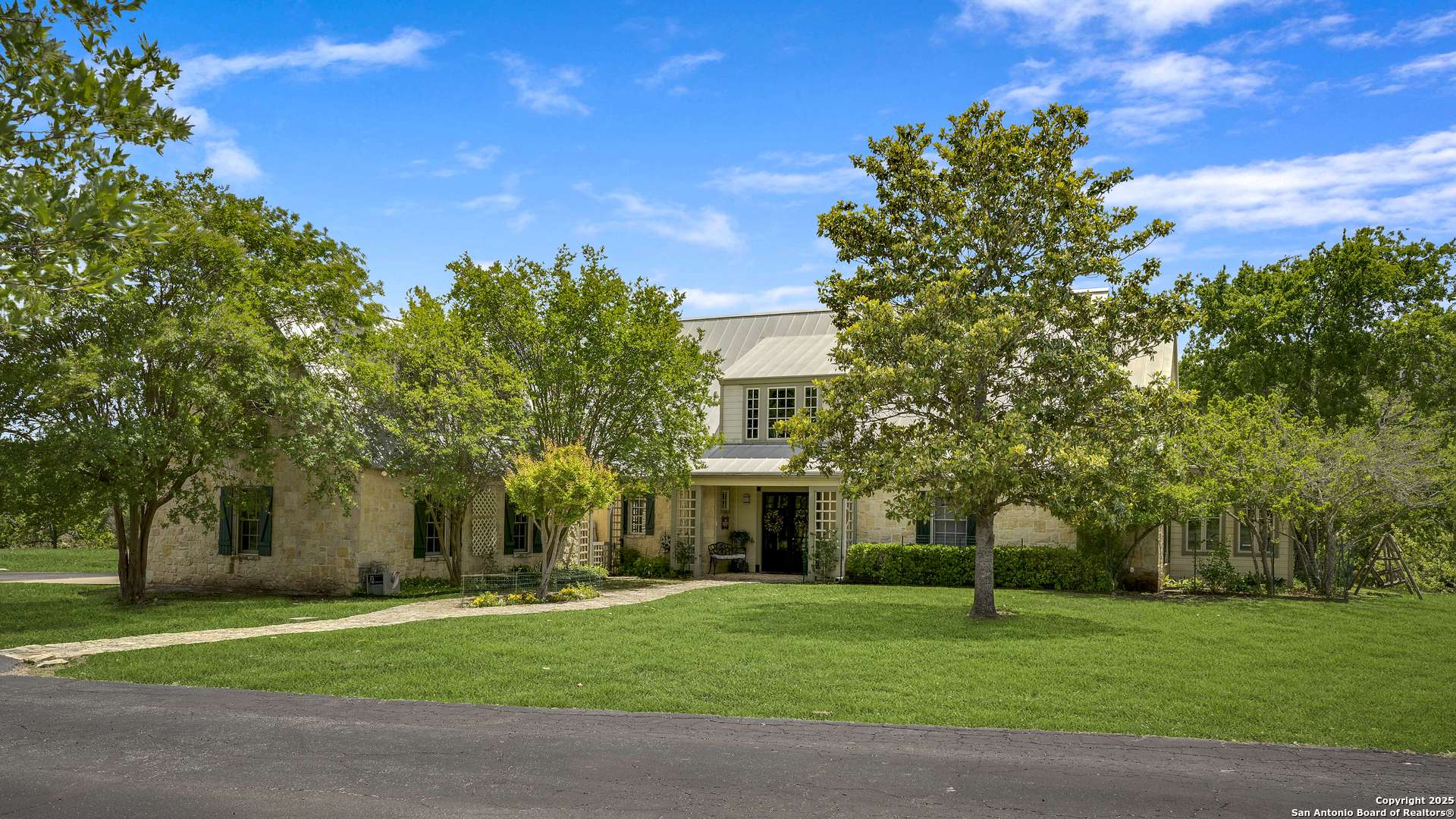 Comfort, TX 78013,205 Kendall Falls