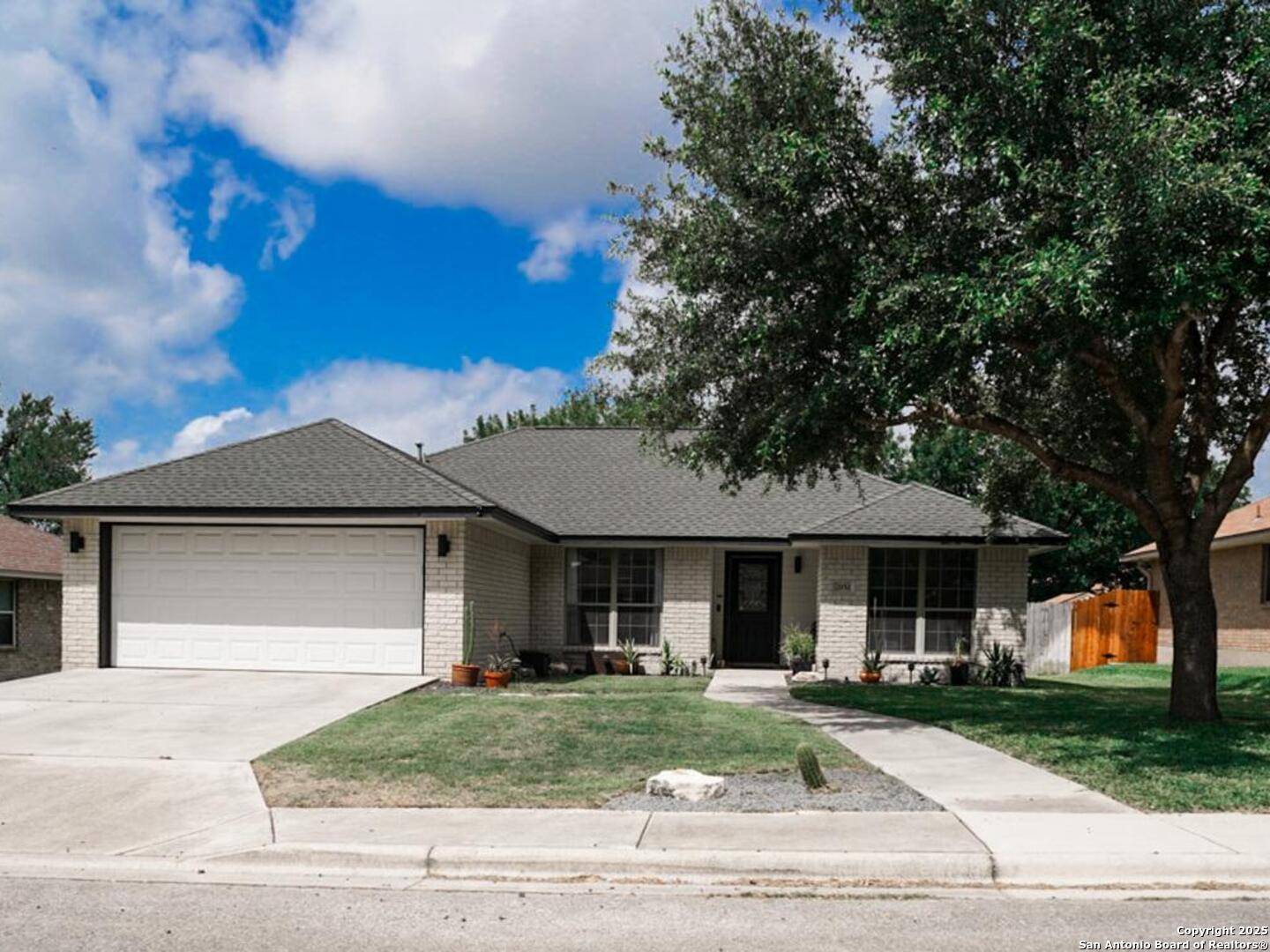 New Braunfels, TX 78130,2152 stonecrest