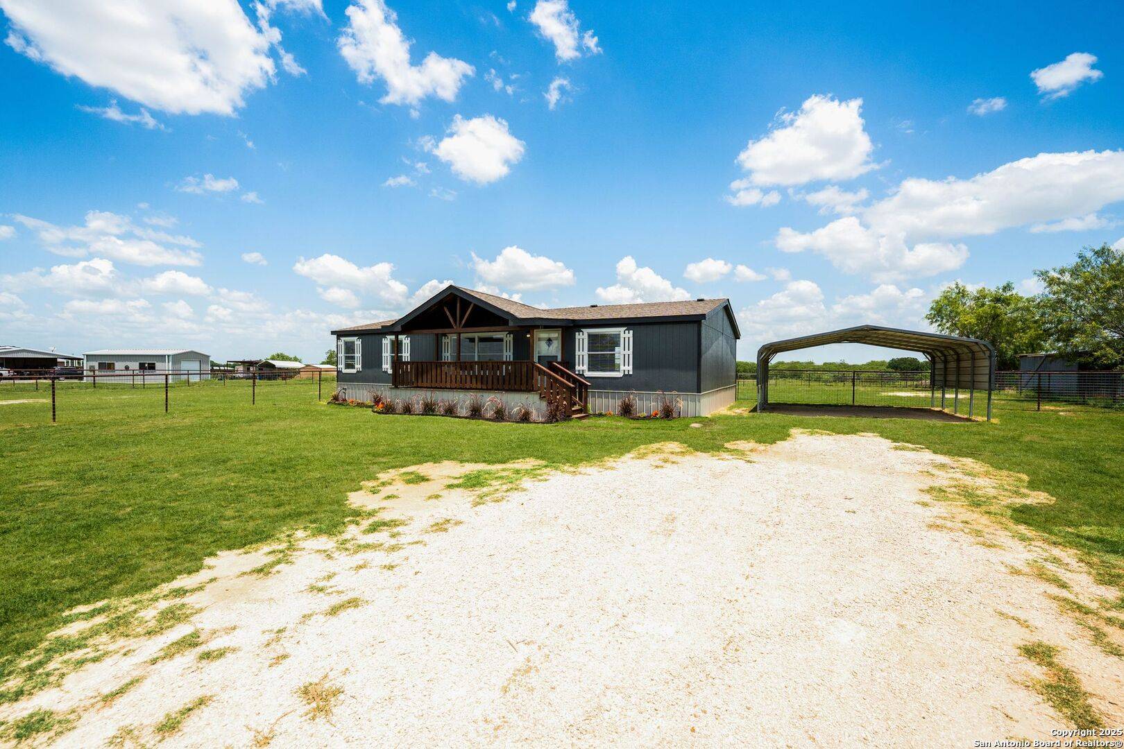 La Vernia, TX 78121,1988 County Road 357