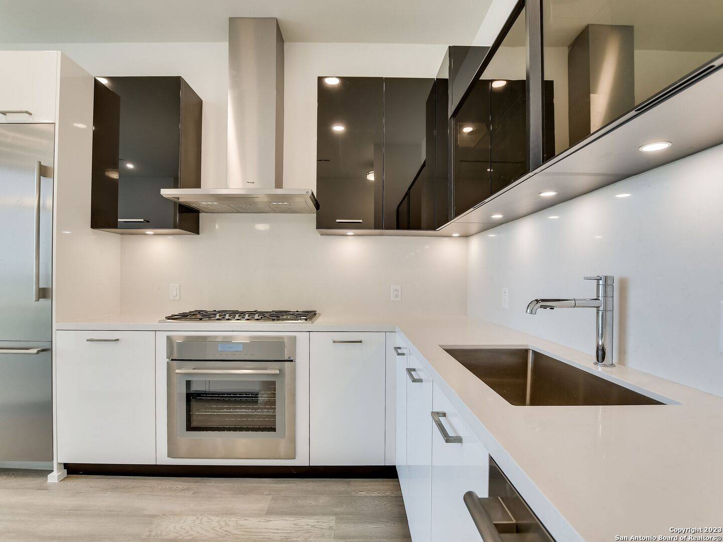 San Antonio, TX 78205-1126,123 LEXINGTON AVE UNIT 1403