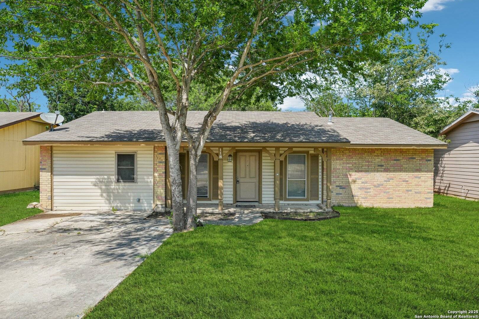 Converse, TX 78109,118 N Meadow St