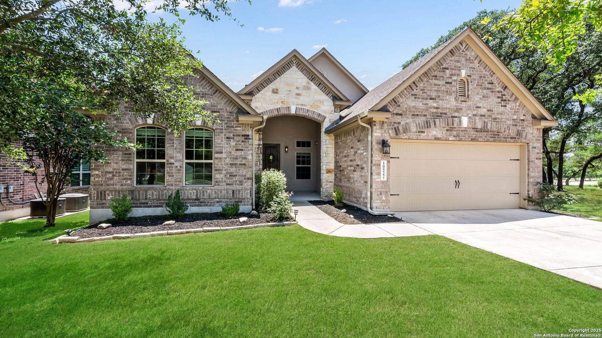 Helotes, TX 78023,10522 Foxen