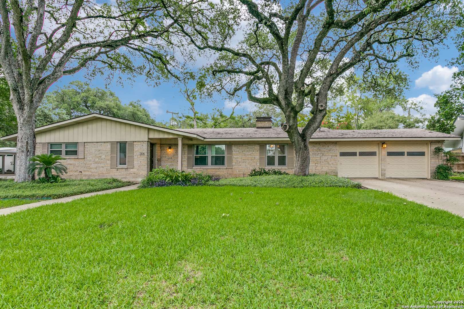 San Antonio, TX 78209,306 Cave