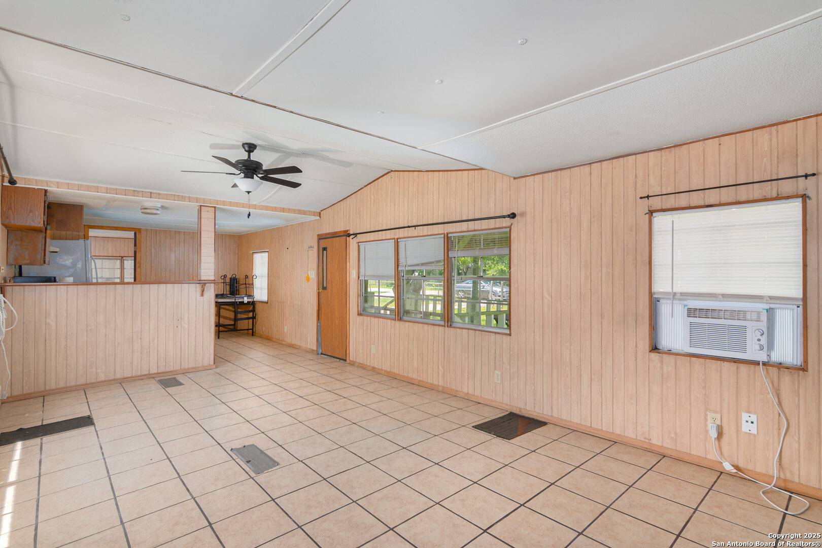 Mcqueeney, TX 78123,124 Arthur