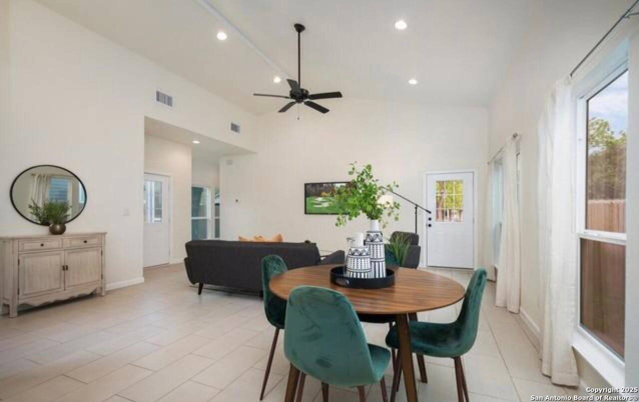 New Braunfels, TX 78130,324 Main UNIT # 1
