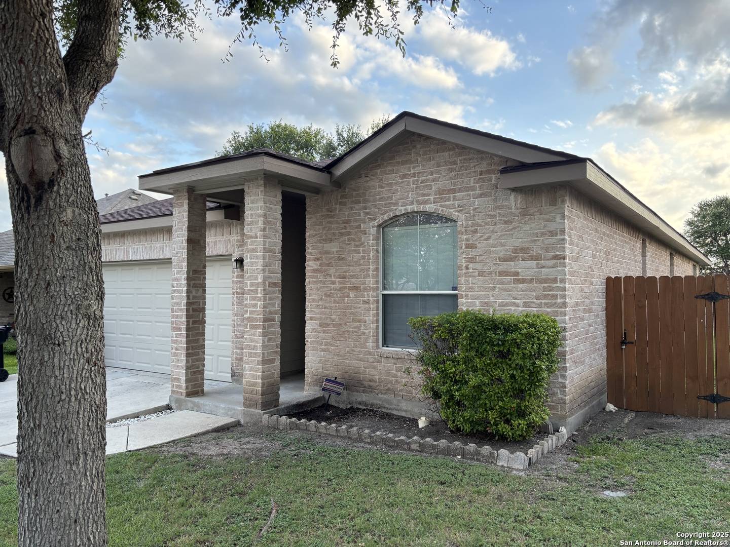 Cibolo, TX 78108-4301,320 APACHE LEDGE