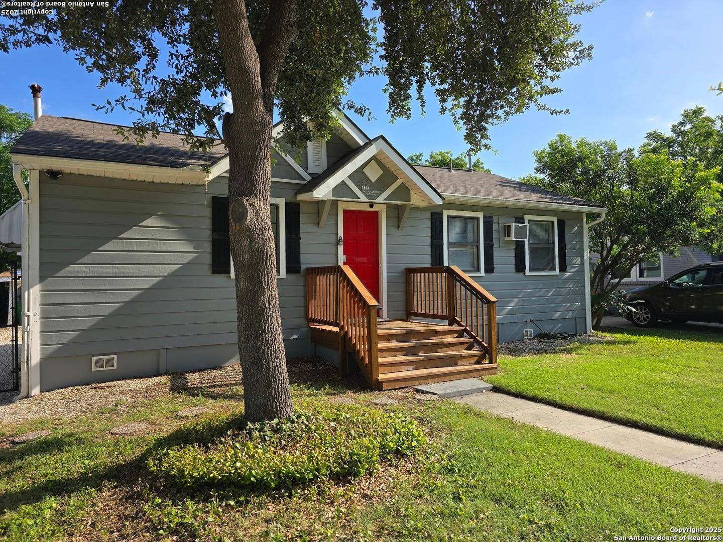 San Antonio, TX 78201,1614 Hollywood