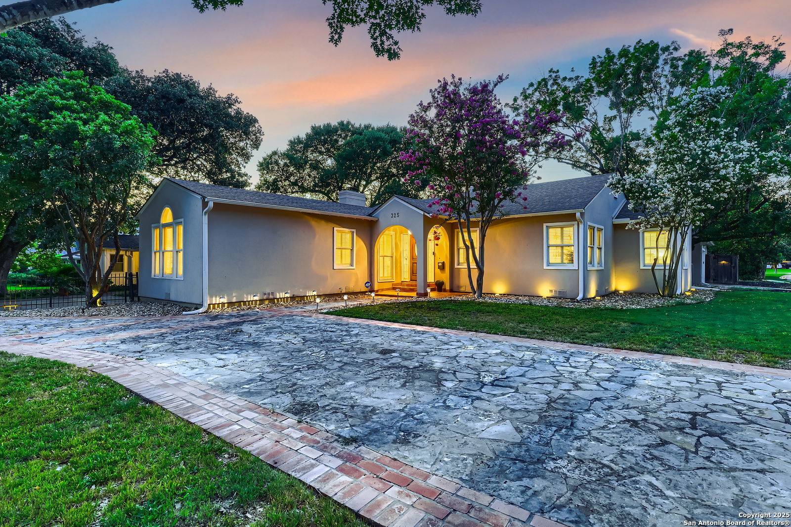 Terrell Hills, TX 78209,325 Canterbury Hill