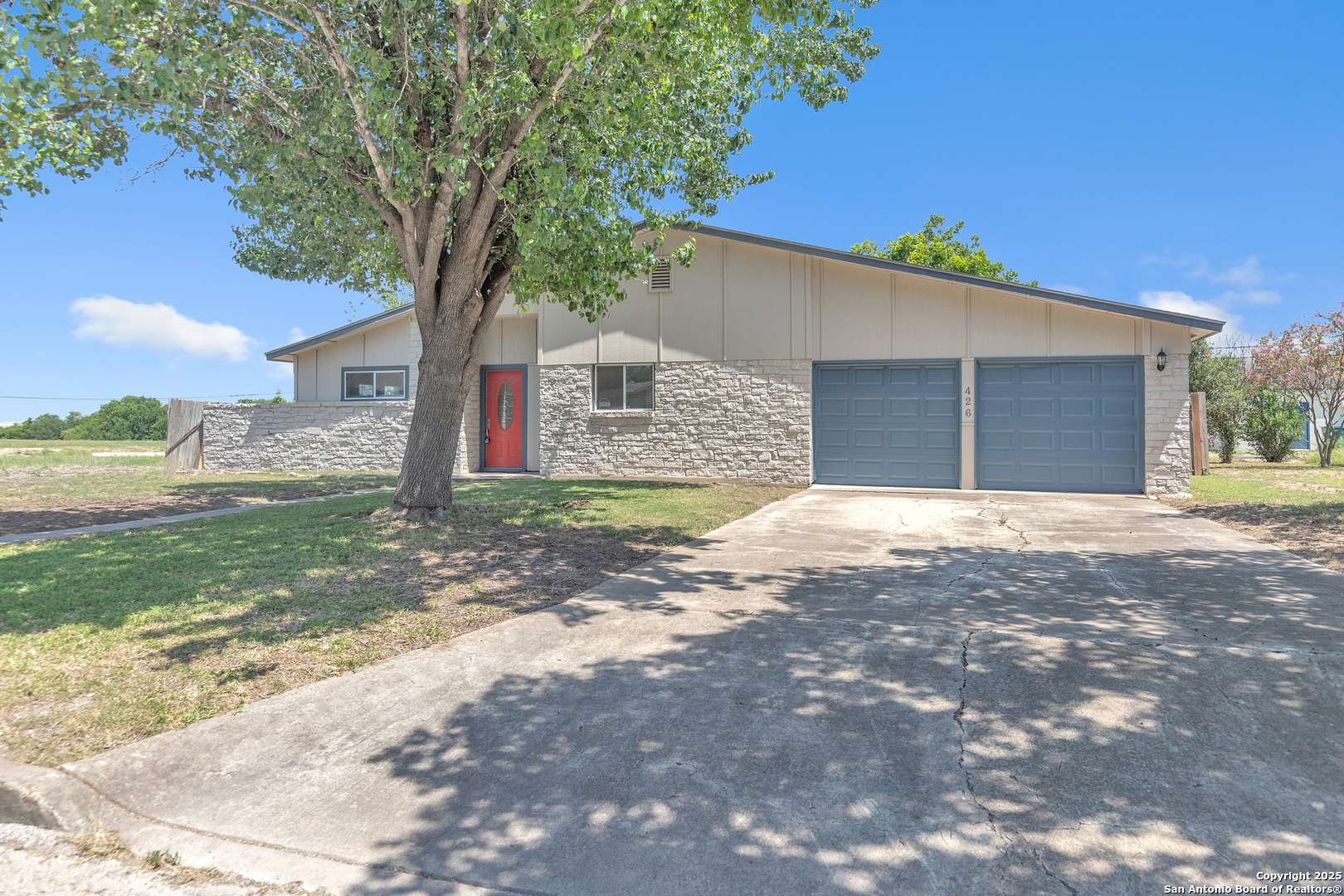 Universal City, TX 78148,426 Lindbergh