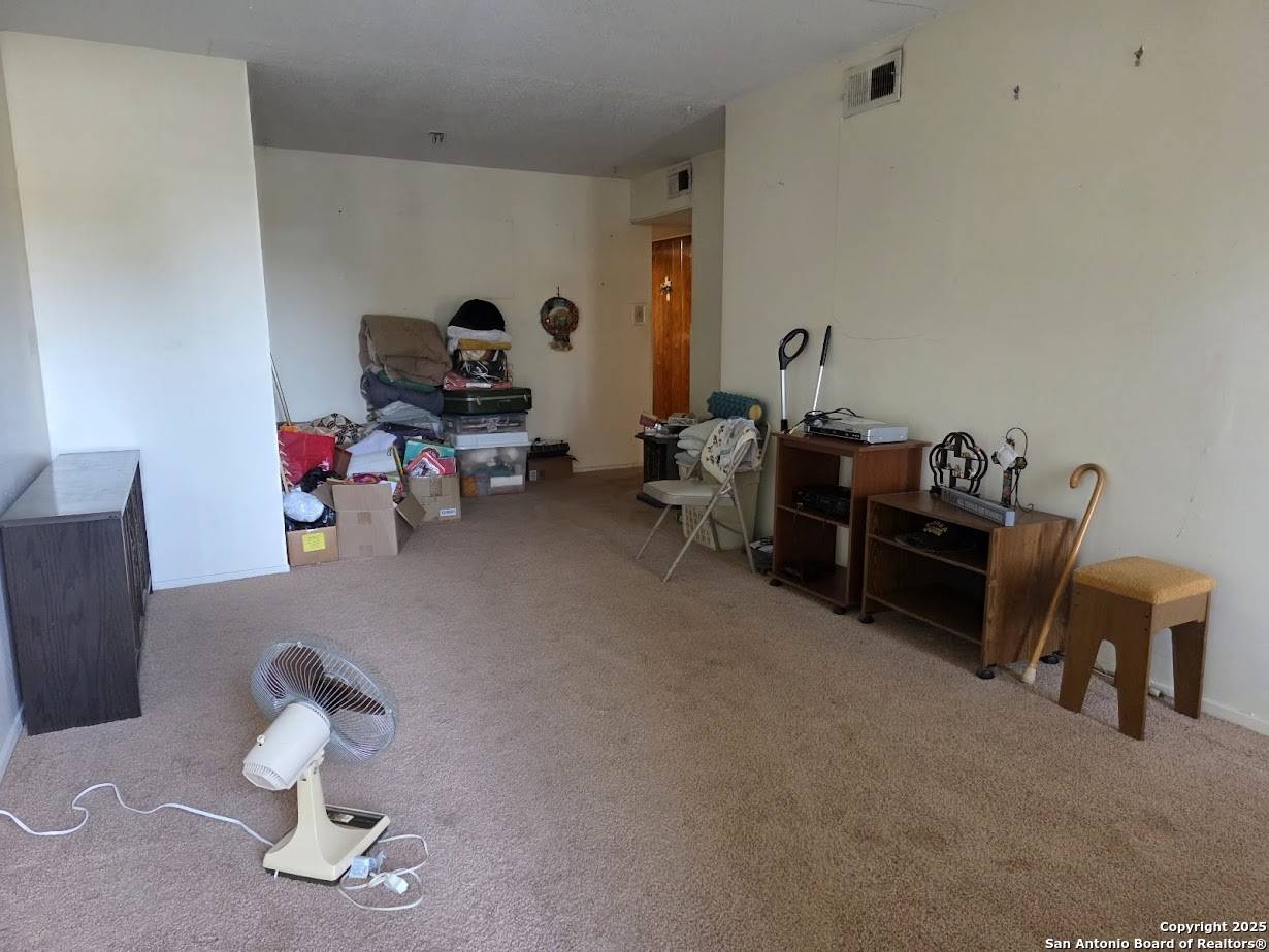 San Antonio, TX 78227,115 Dumont