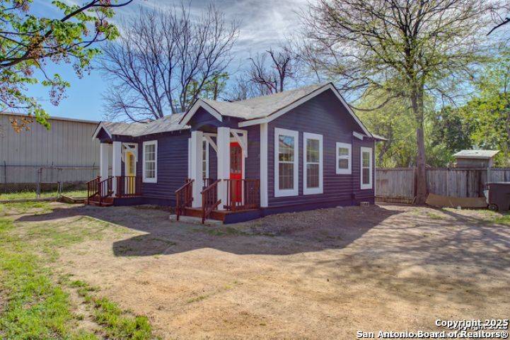San Antonio, TX 78201,116 Cornell UNIT 201
