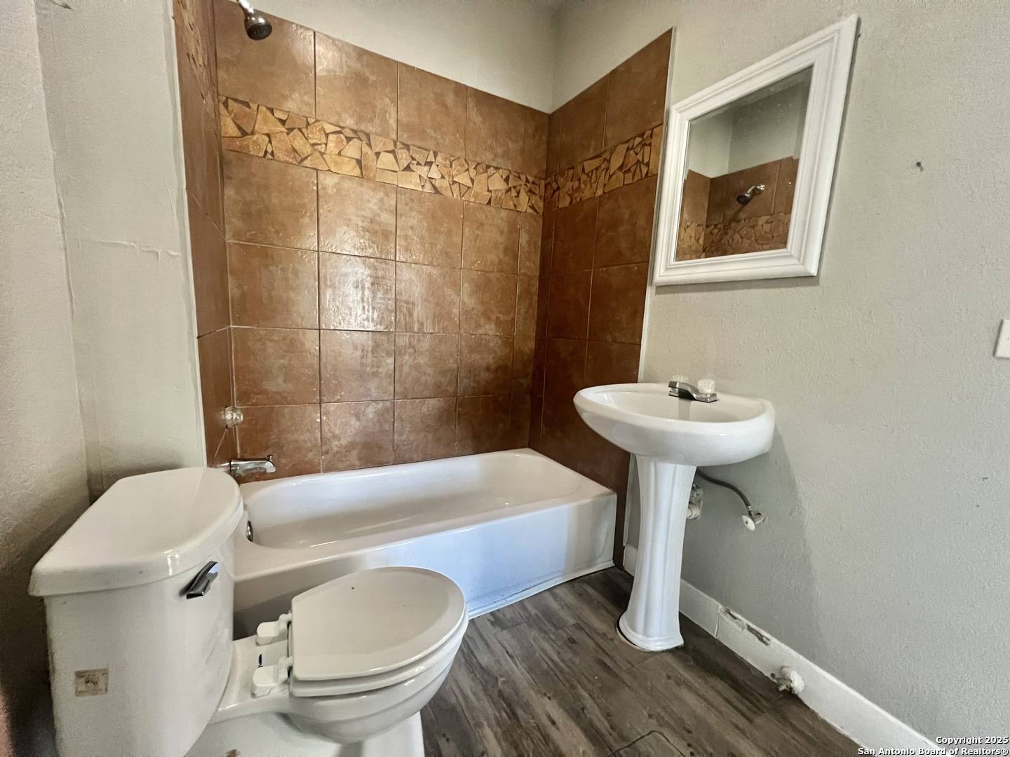 San Antonio, TX 78201,116 Cornell UNIT 201