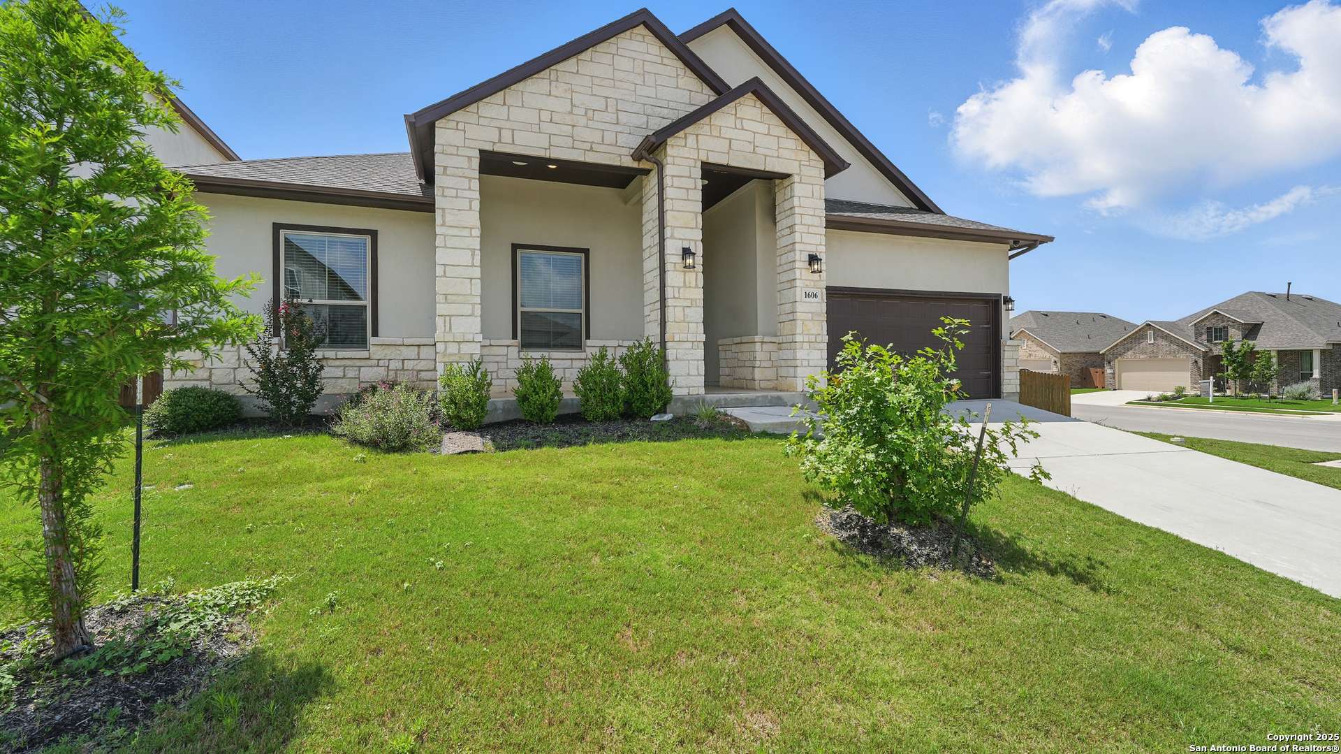 New Braunfels, TX 78132,1606 Folk Victorian