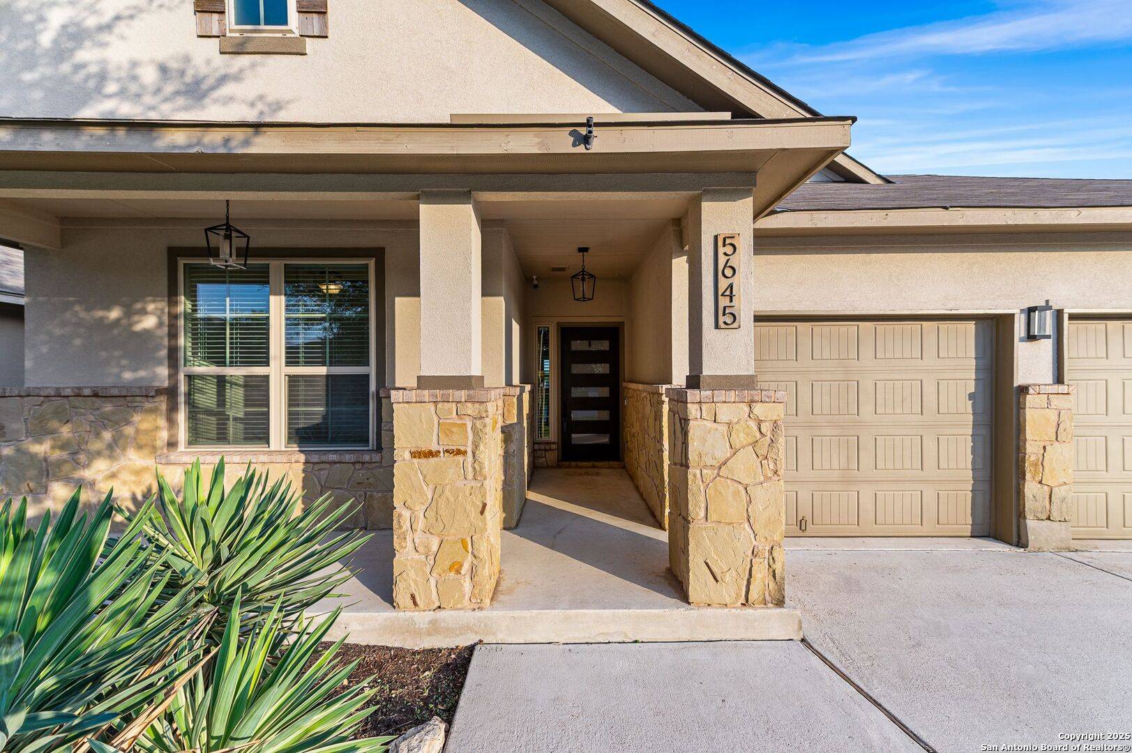 New Braunfels, TX 78132,5645 Meadow View