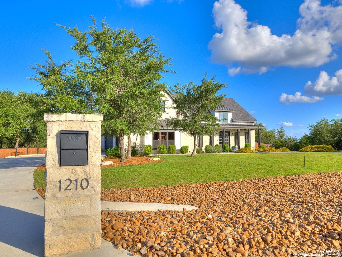 San Antonio, TX 78260,1210 Silent Hollow