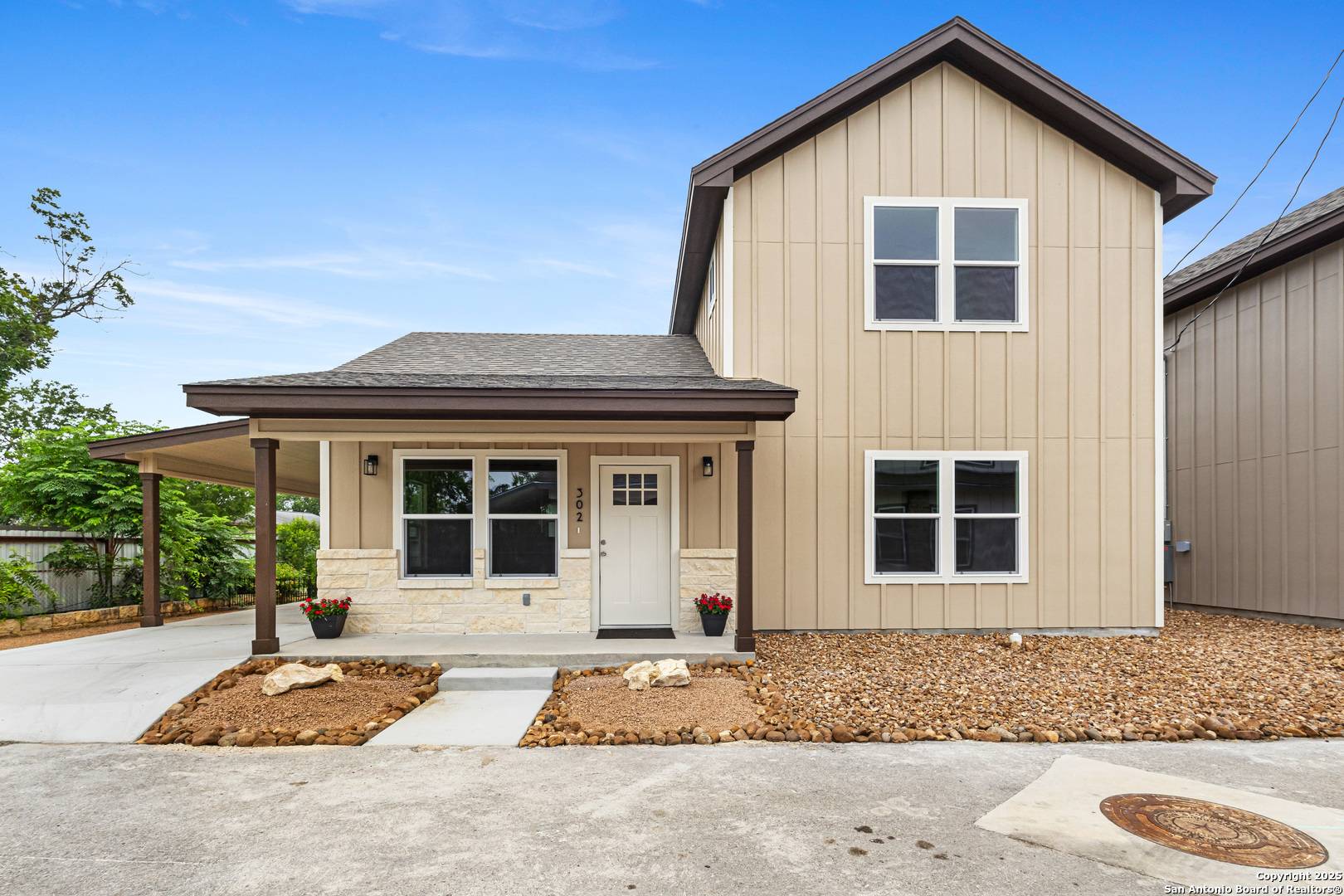 Kerrville, TX 78028,302 Riley Way