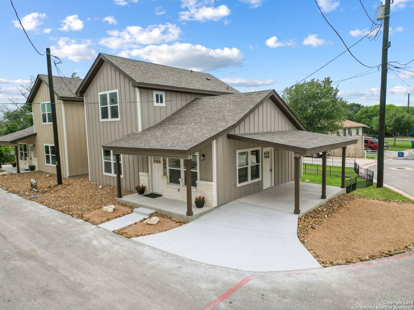 Kerrville, TX 78028,304 Riley Way
