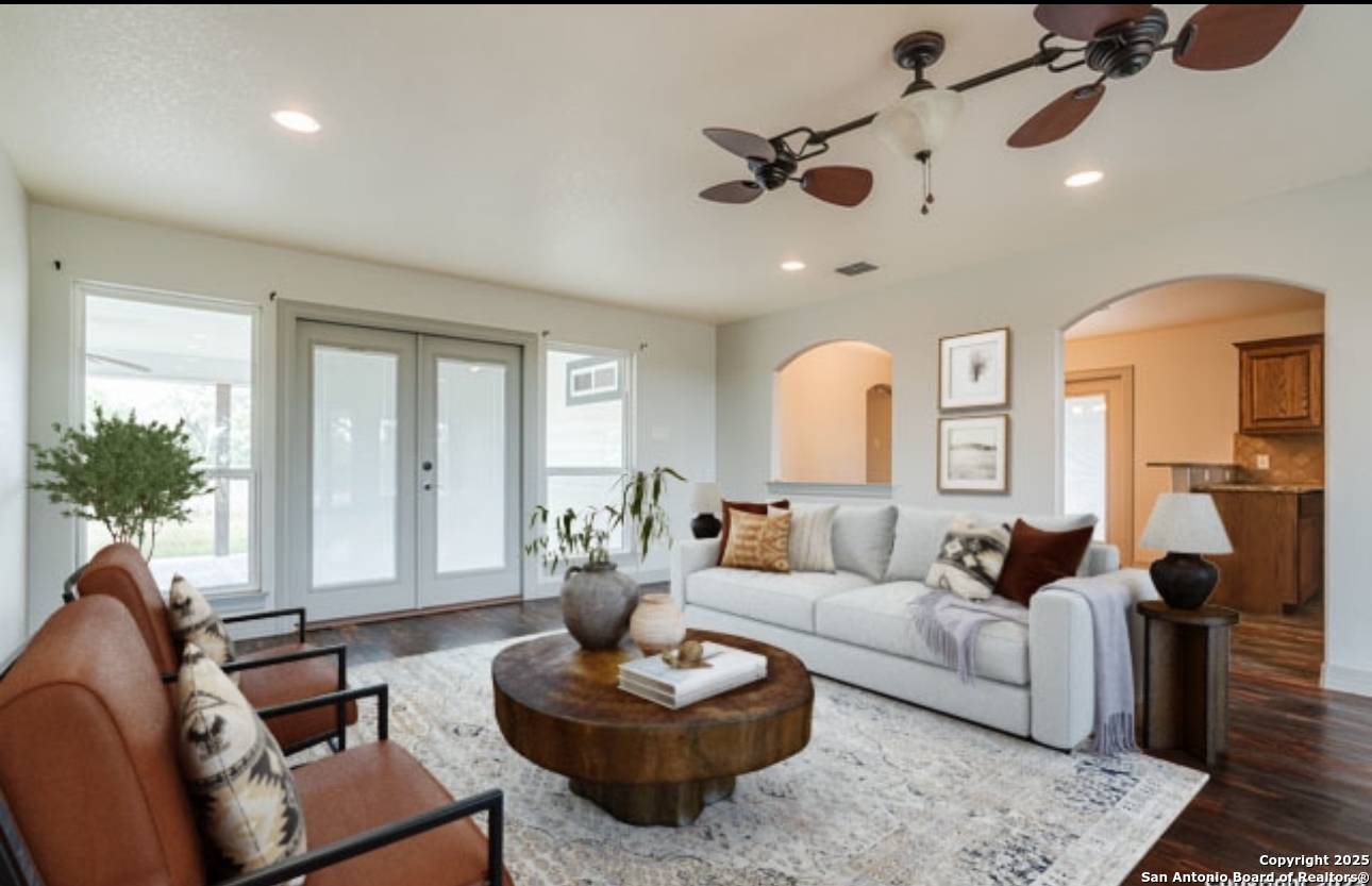 La Vernia, TX 78121,3250 SANDY ELM