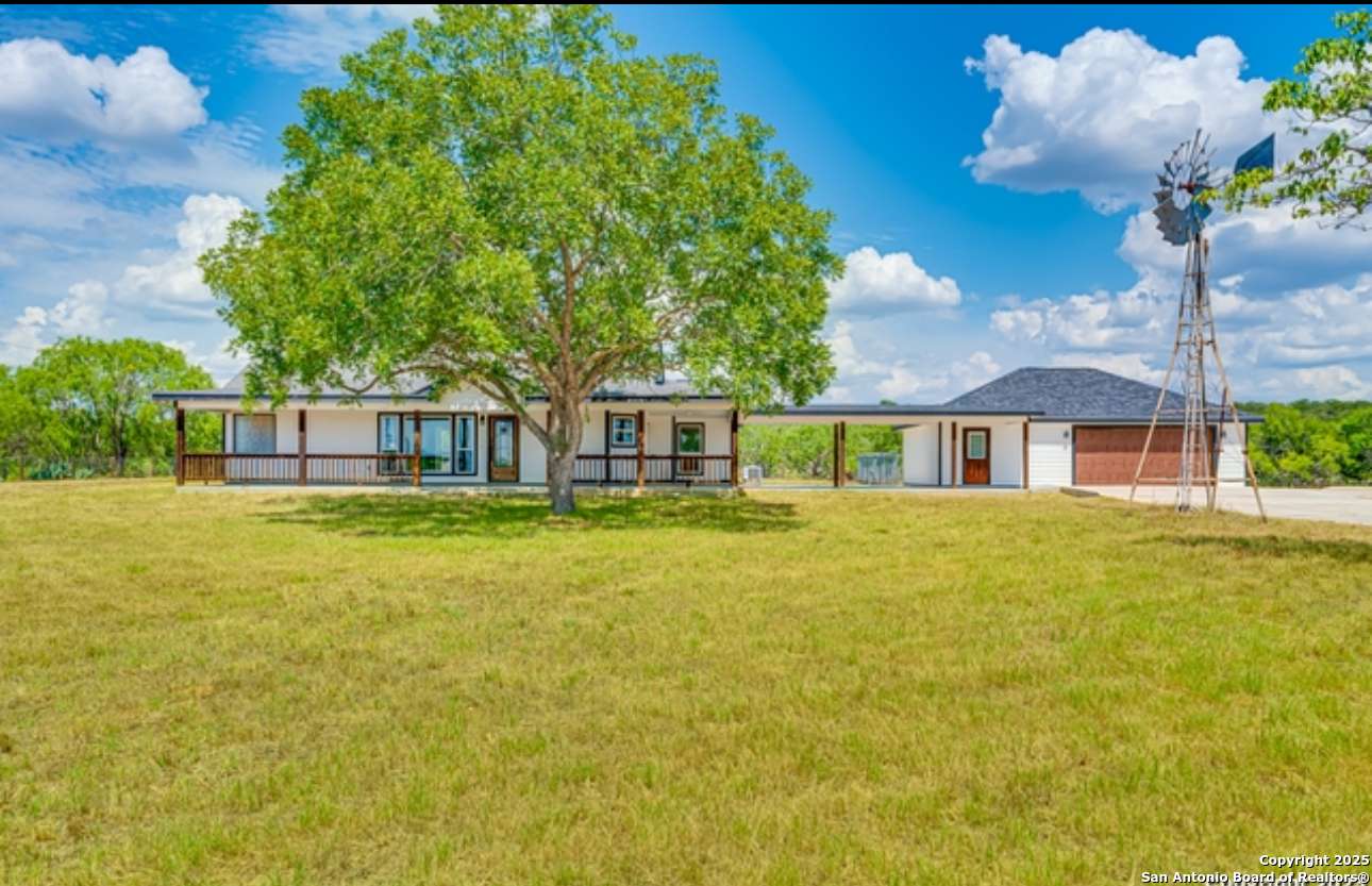 La Vernia, TX 78121,3250 SANDY ELM