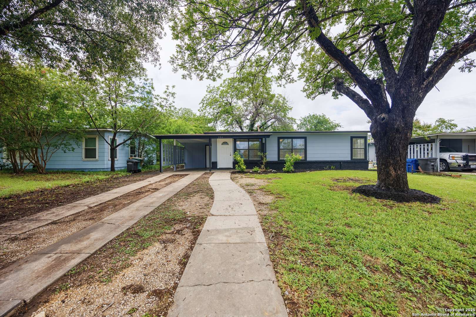 San Antonio, TX 78218,251 Serna