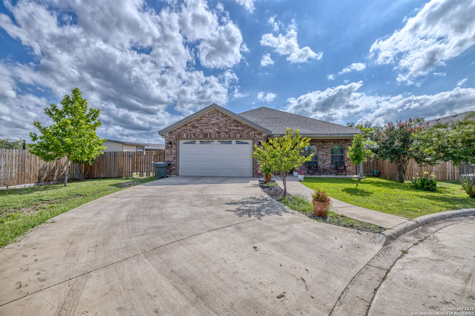 Uvalde, TX 78801,104 SUNDAY CT
