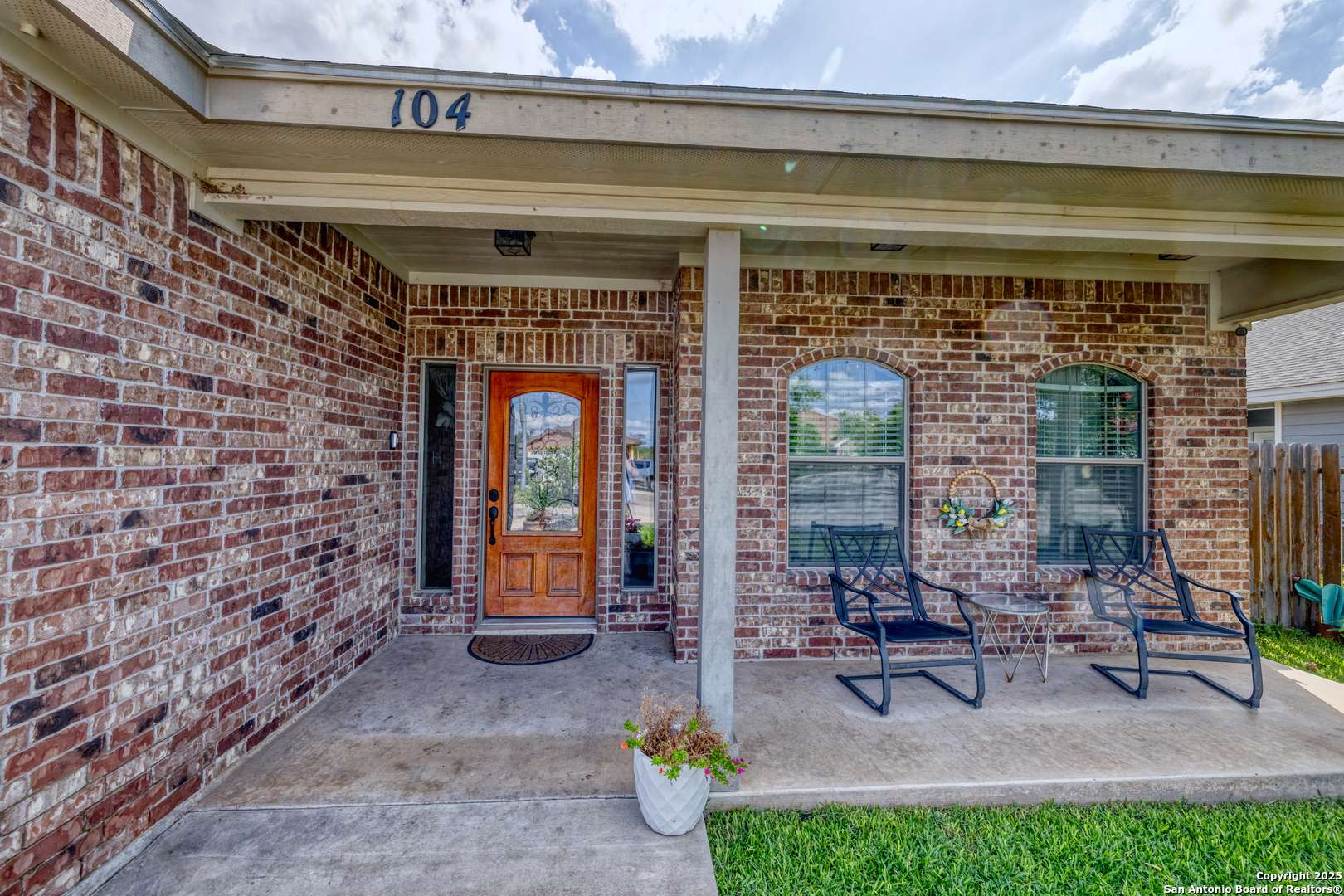 Uvalde, TX 78801,104 SUNDAY CT