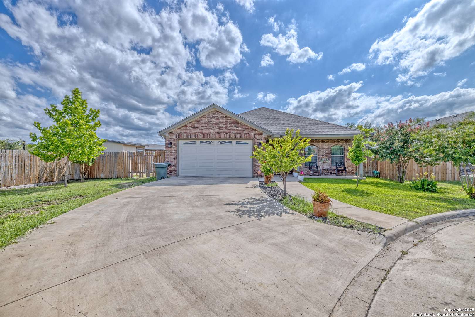 Uvalde, TX 78801,104 SUNDAY CT