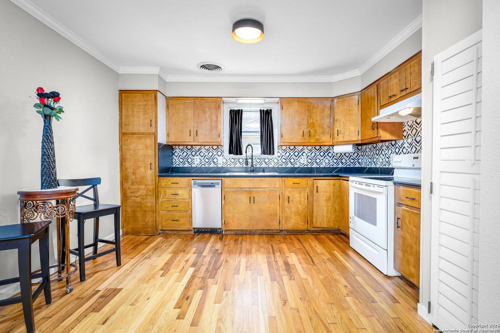 New Braunfels, TX 78130,150 Faust