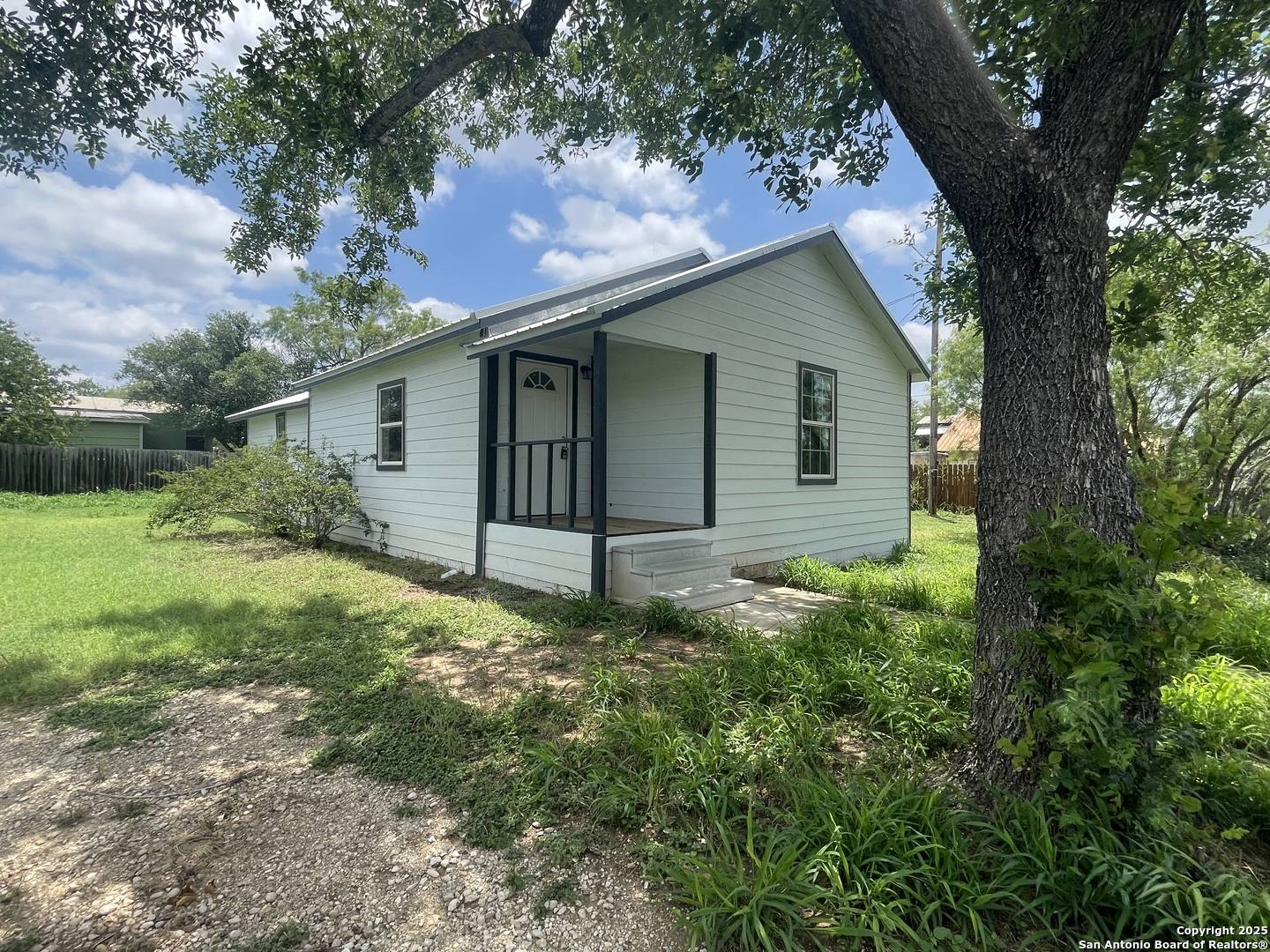 Jourdanton, TX 78026,509 Brown