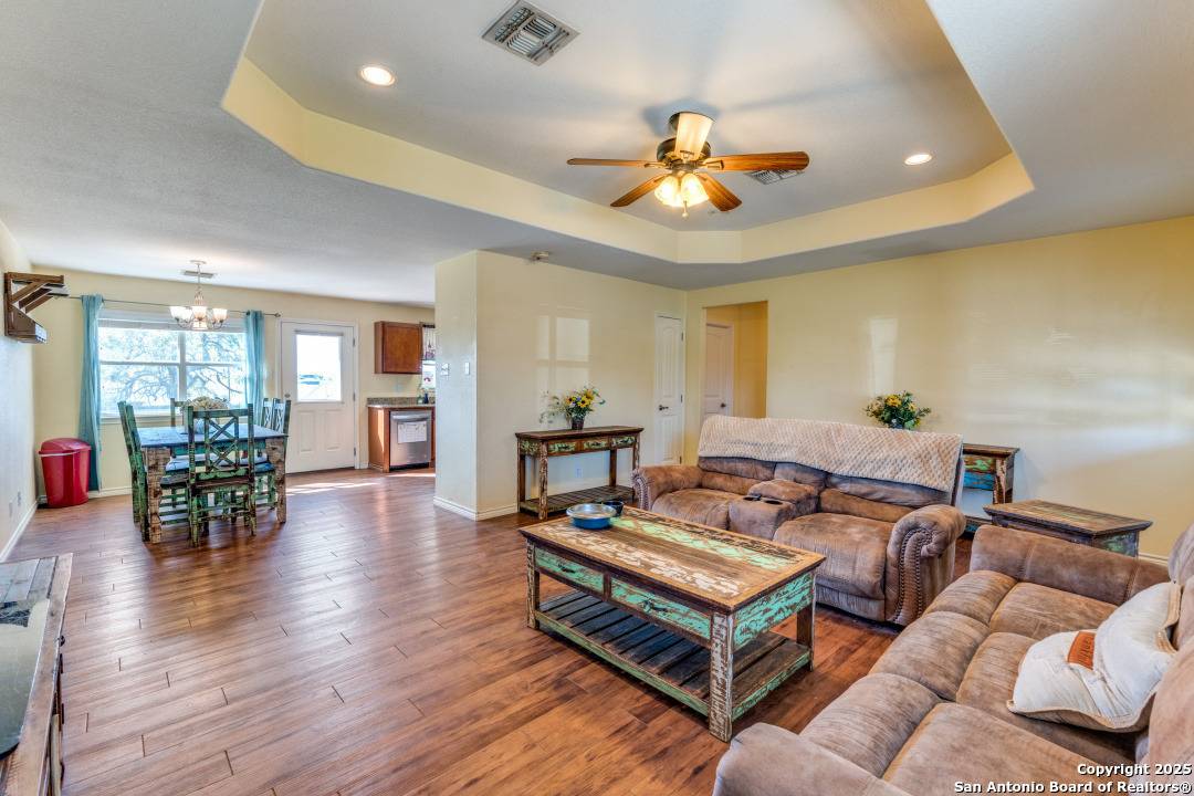 Falls City, TX 78113,812 Riviere