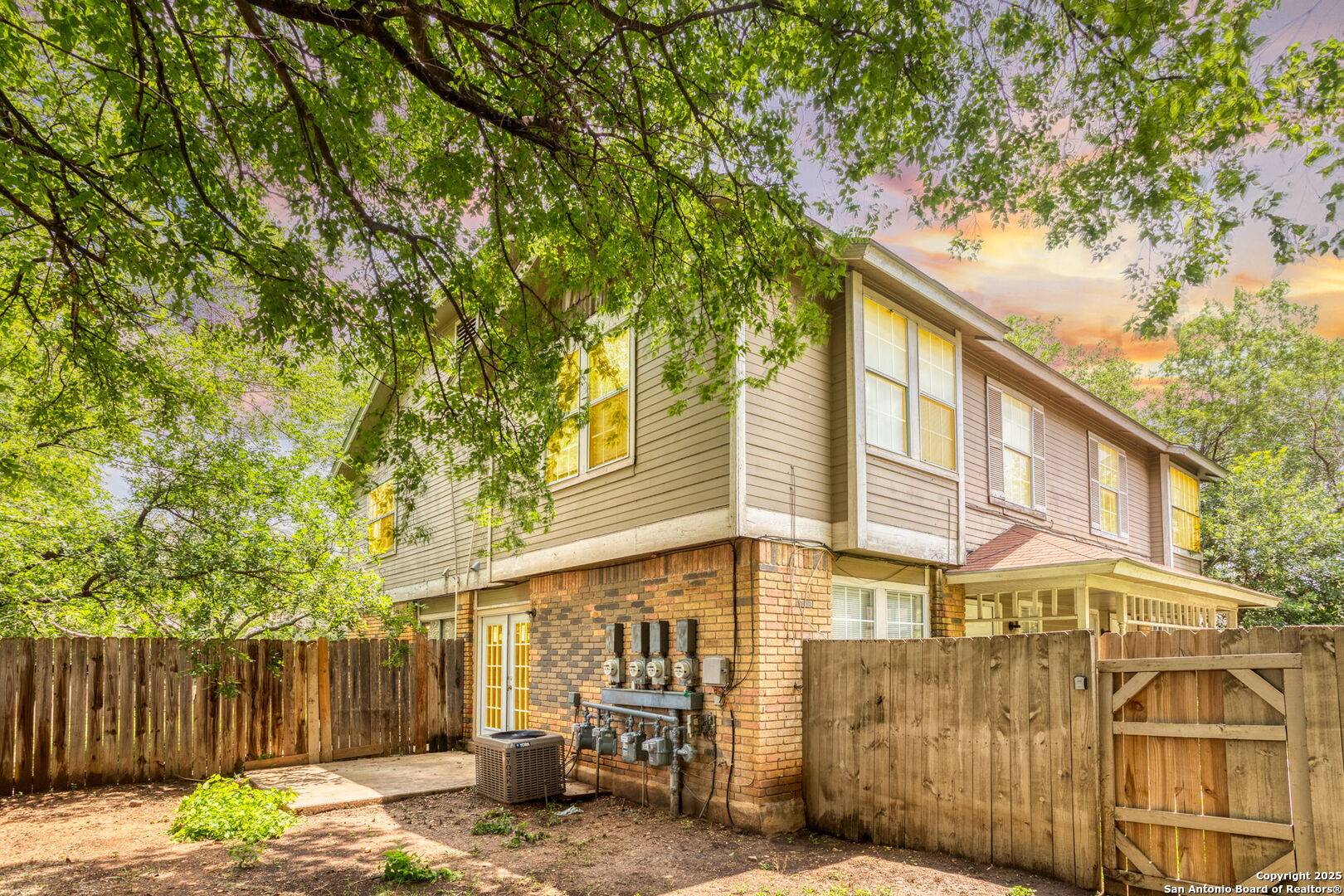 San Antonio, TX 78250,5224 Meadow Field