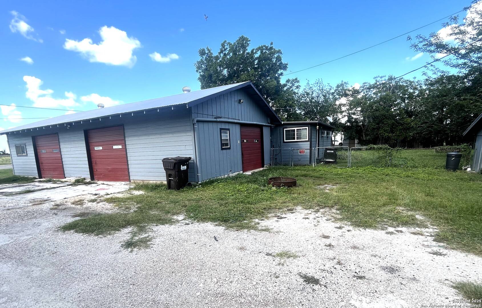 Marion, TX 78124,335 San Antonio St