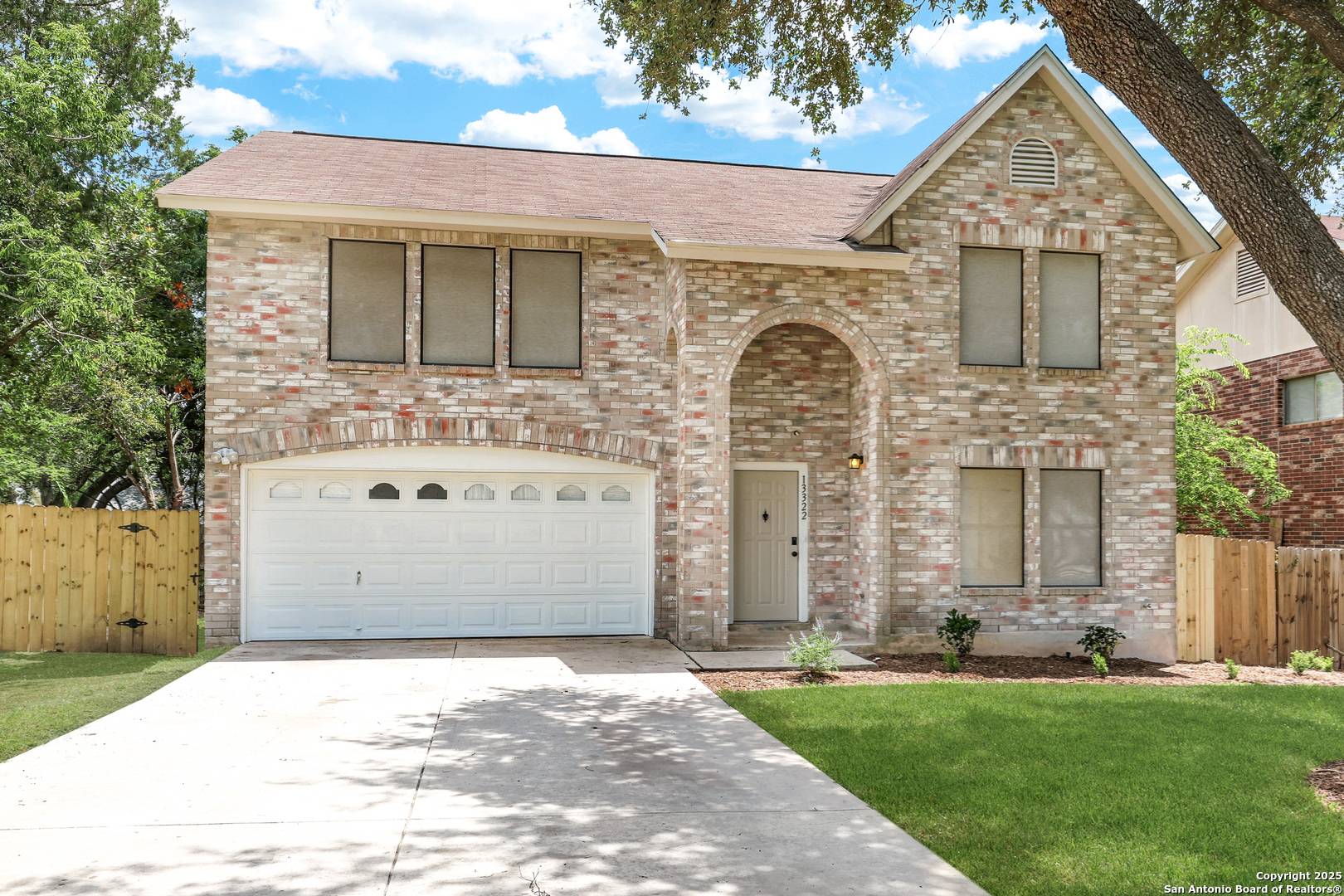 Universal City, TX 78148,13322 Galicia