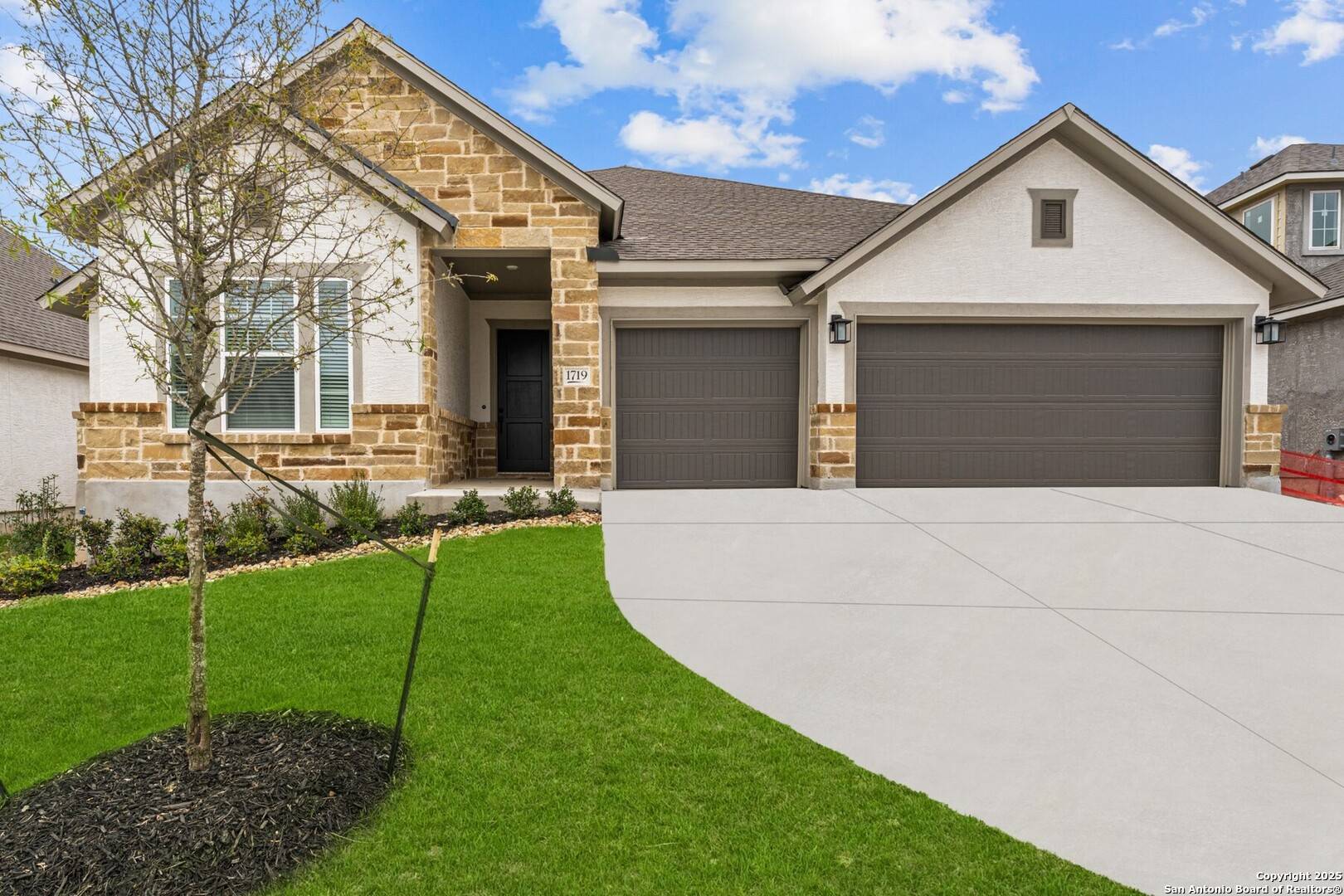 New Braunfels, TX 78132,1719 Heritage Maples