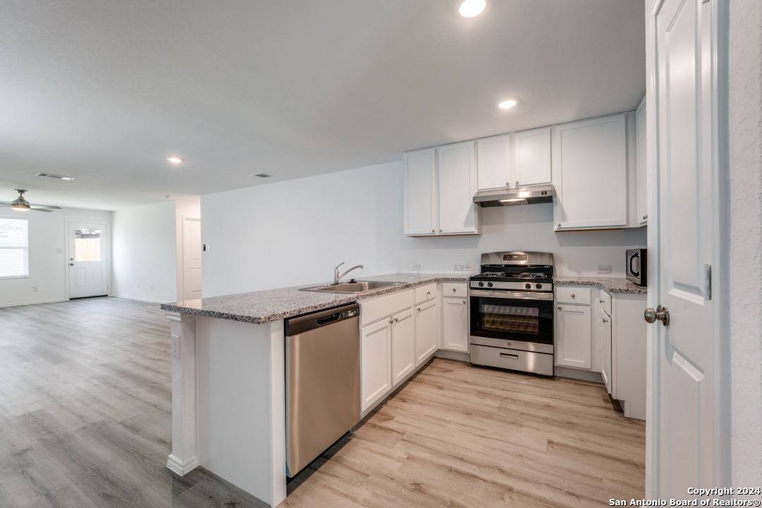 San Antonio, TX 78254,10227 Devon Wheel