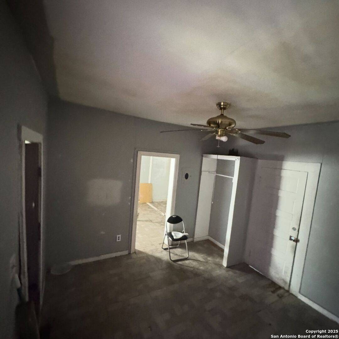 San Antonio, TX 78207,135 Roberts