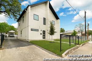 San Antonio, TX 78210,419 porter UNIT 202