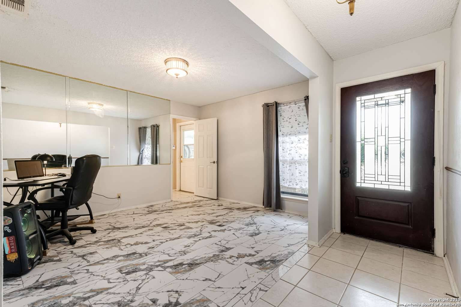 San Antonio, TX 78247,5914 Oak Country