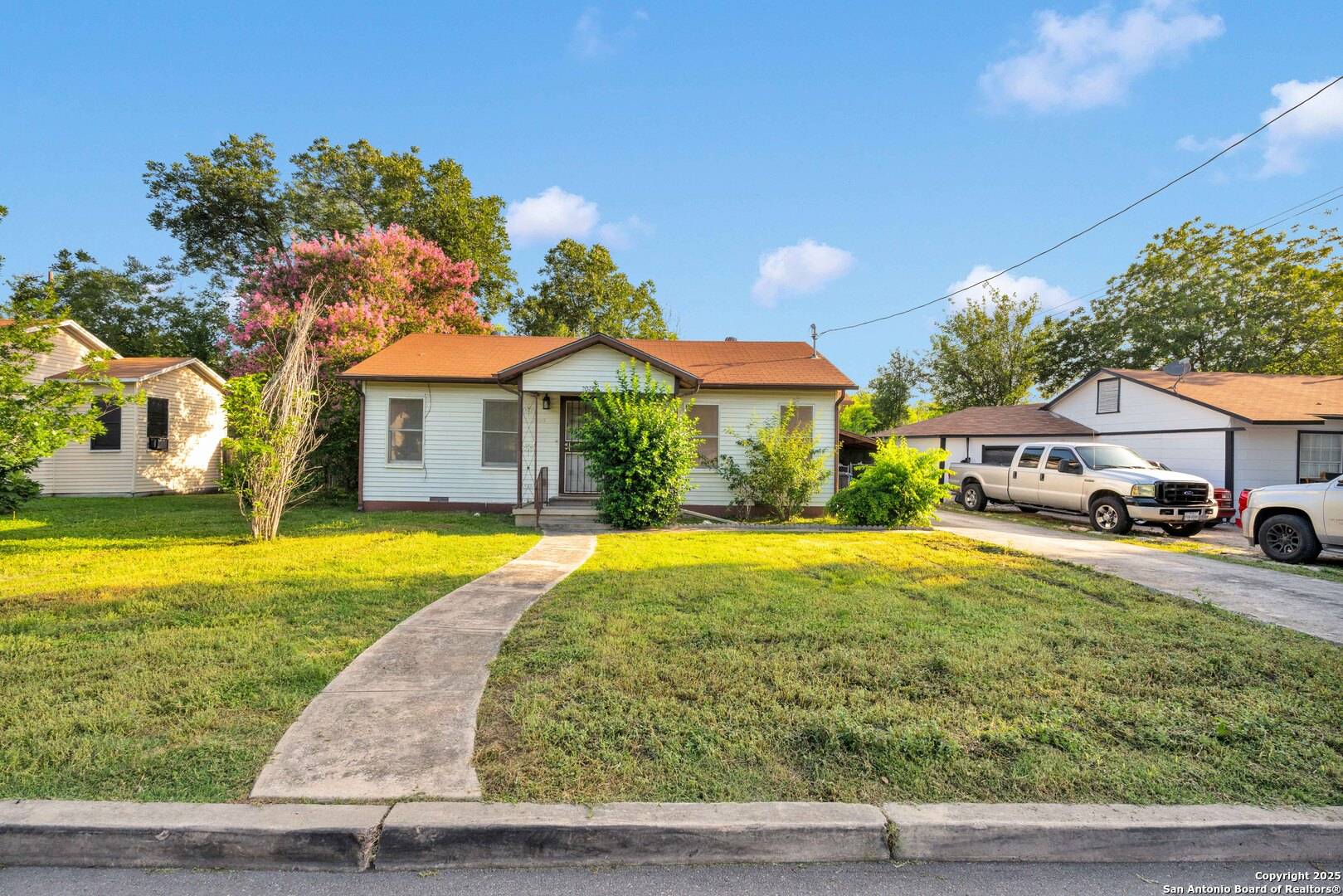 San Antonio, TX 78201,2025 W Hermosa